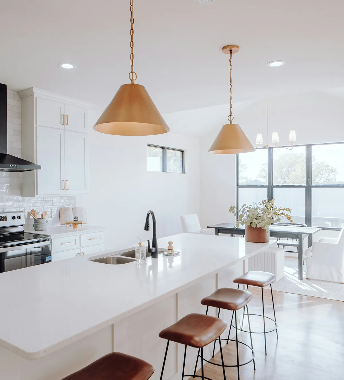 Cocina y comedor de una vivienda — proyecto de Noba