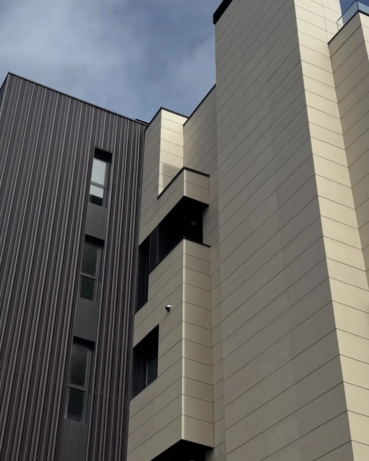 Fachada ventilada de un edificio — proyecto de Prosystems