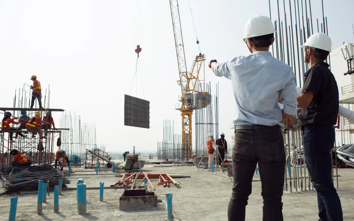 App para controlar partes de trabajo en obra usada por encargado desde smartphone en España
