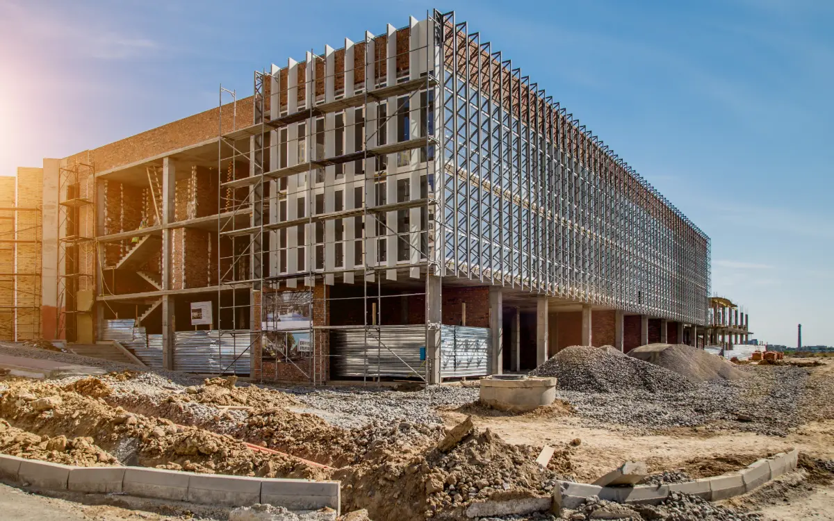 Comparison between the final construction certificate and a progress certification on a construction project