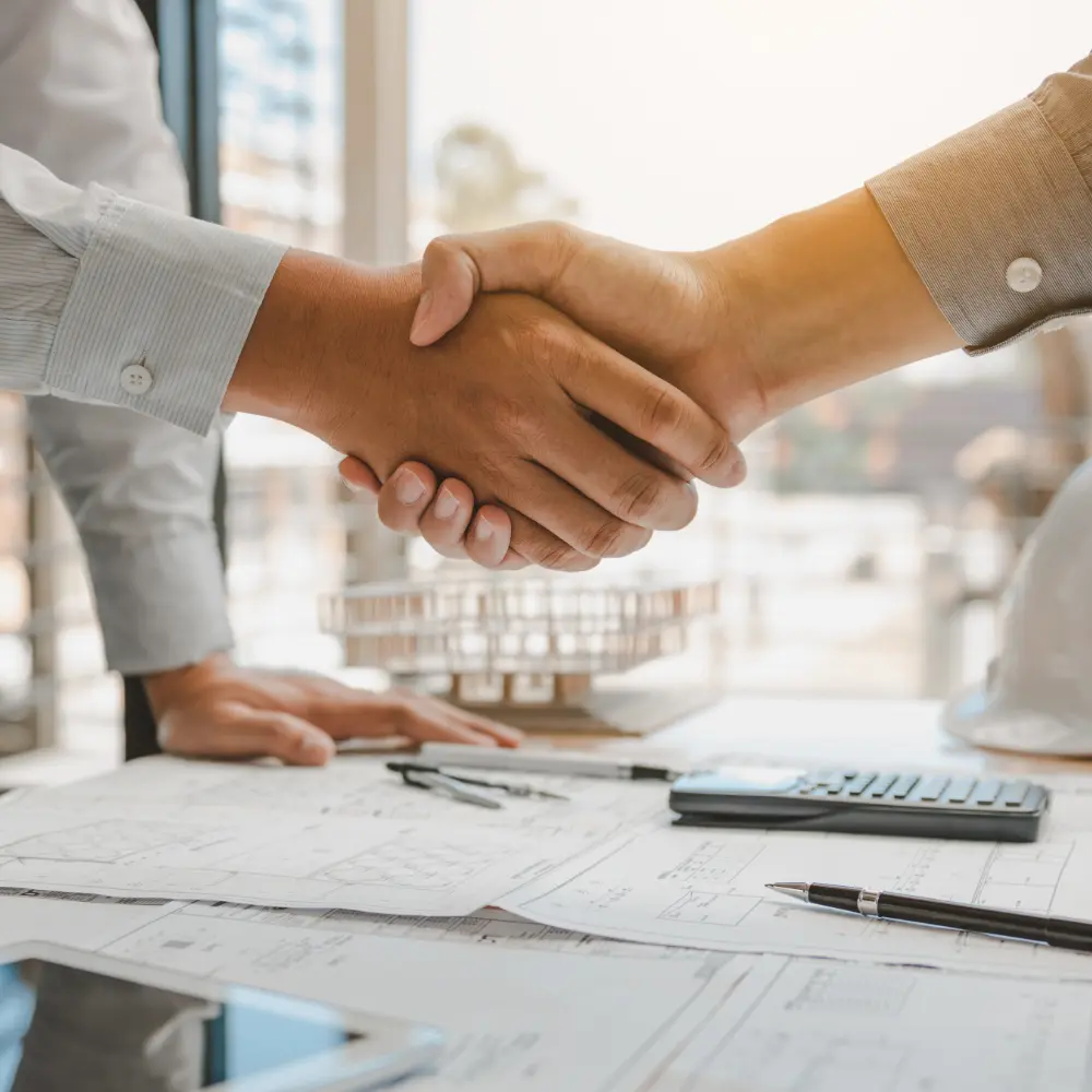 Contrato de construcción: cláusulas imprescindibles para protegerte legalmente