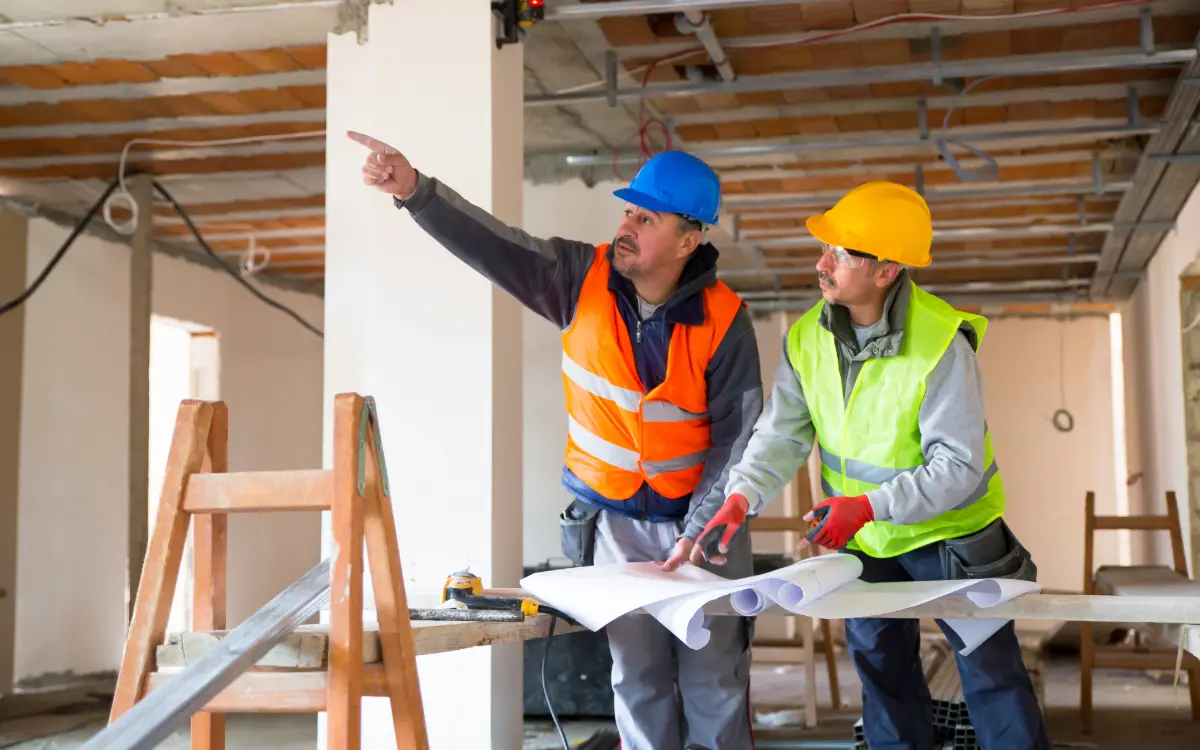 Gestión de subcontratas en construcción en España: coordinación de contratistas y subcontratistas en obra